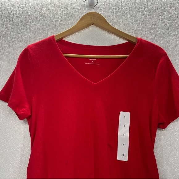 Short Sleeve V-Neck Maternity T-Shirt - Isabel
Maternity by Ingrid & Isabe|Red S - Picture 7 of 17